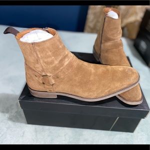 Men Chelsea boots